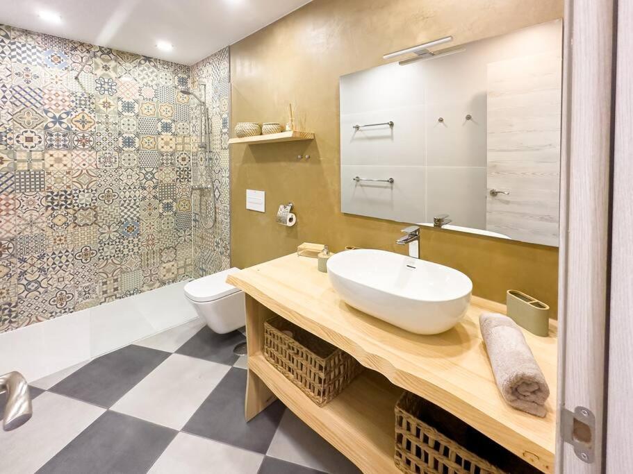 Serenity Ocean View 1br With Pool In Valley